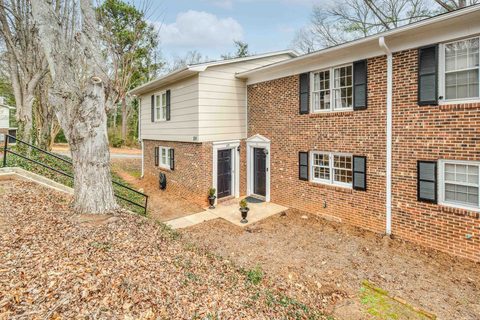 111 Fernridge Drive