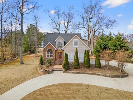 724 Three Wood Lane