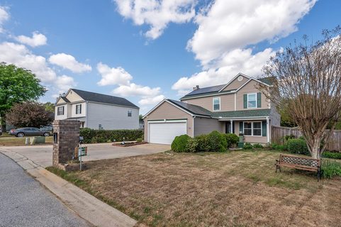 8 Single Oak Court active home in Fountainbrook, Fountain Inn, SC