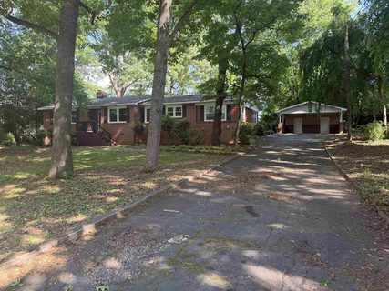 2221 Avondale Drive pending home in Country Club Springs, Spartanburg, SC