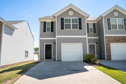 1552 Katherine Court pending townhome in Townes At North Springs, Boiling Springs, SC