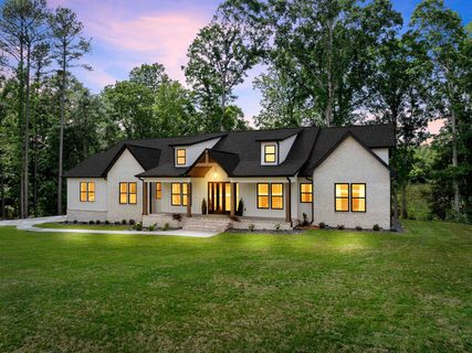112 Oakwood Drive active home in Three Pines, Woodruff, SC
