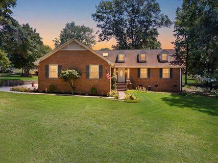332 E Killarney Lake