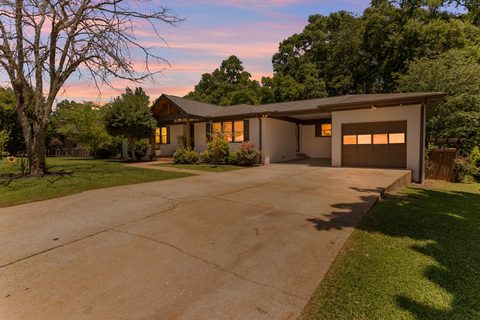 204 Montis Drive active home in Casa Loma, Greenville, SC