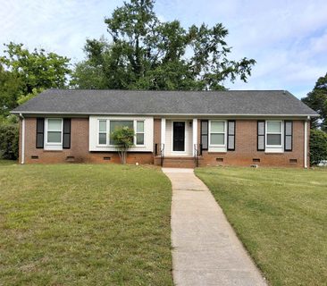 256 St. Matthews Lane pending home in Wadsworth Hills, Spartanburg, SC