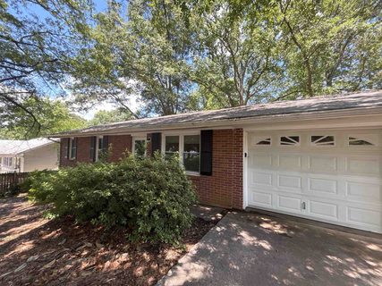 113 Mooremont Avenue active home in Adams Glen, Greenville, SC