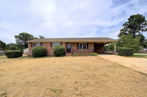 129 Venus Street pending home in Rainbow Acres, Inman, SC