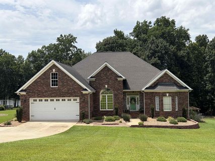 171 Shore Heights Drive active home in South Shore Heights, Inman, SC