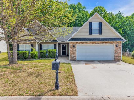 605 Fountain Brook Lane pending home in Fountainbrook, Fountain Inn, SC