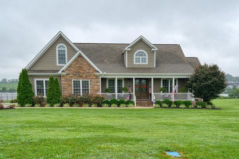 Homes in Farm Lake, Cowpens