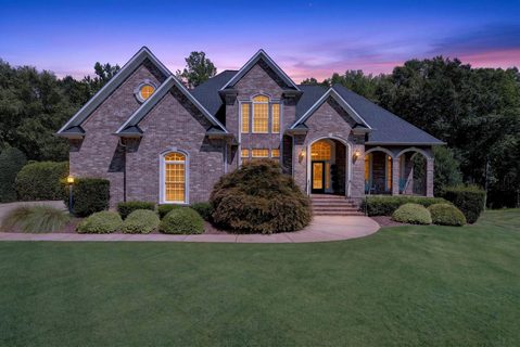 415 Lions Paw Court active home in Woodfin Ridge, Inman, SC