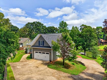 A home in Clark Estates