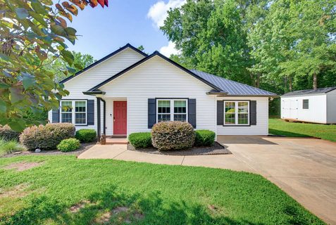Homes in Meadowbrook Farm, Inman