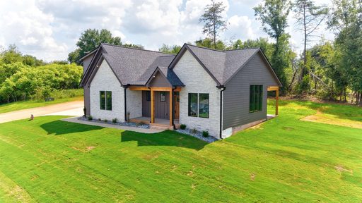 423 N Beryl Lane active home in Stone Creek Falls, Chesnee, SC