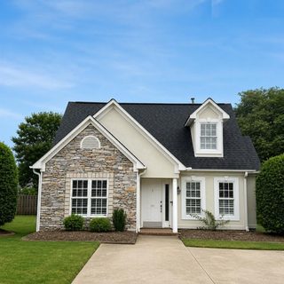 83 Arbours West Lane active home in Arbours West, Moore, SC
