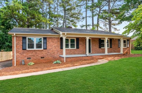 2031 Evergreen Drive active home in Springfield, Boiling Springs, SC