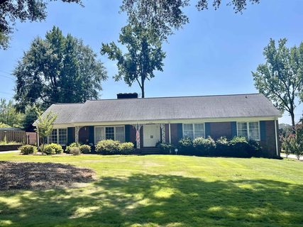 228 Pineville Road active home in Fernbrook Farms, Spartanburg, SC