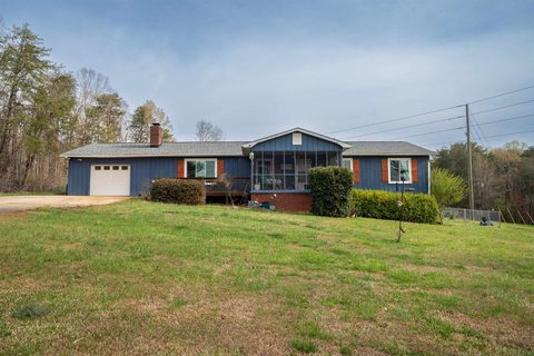 155 Coastline Drive active home in Lake Bowen, Inman, SC