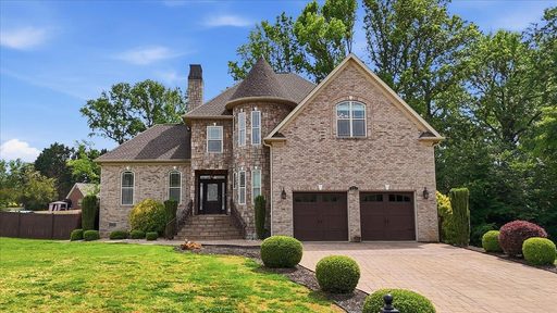 429 Hunting Crest Court active home in Carlisle Place, Boiling Springs, SC