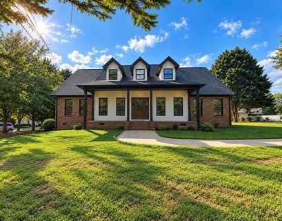 322 Indian Summer Lane active home in Farm Lake, Boiling Springs, SC