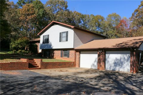 220 Nottingham Way sold home in Sherwood Forest, Anderson, SC