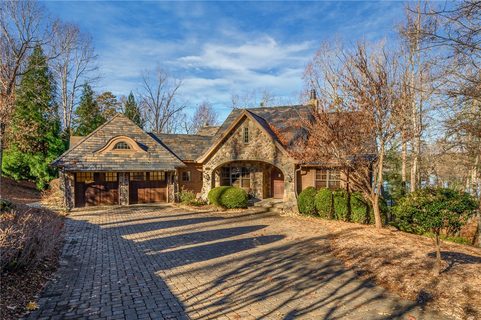 501 Lake Vista Way