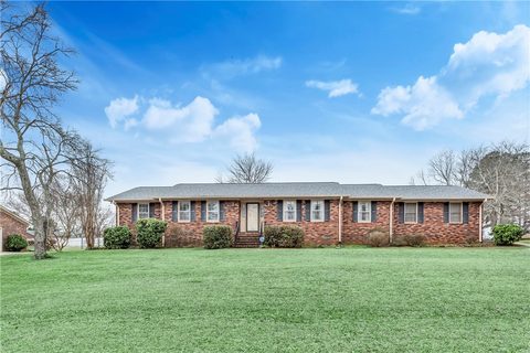 613 Centerville Road