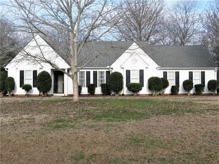 120 Wisteria Way