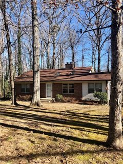 102 Evans Place
