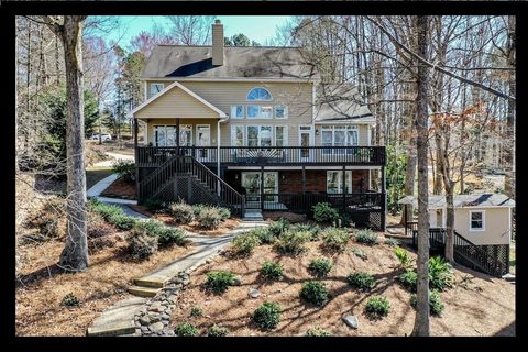 1521 Red Oak Court