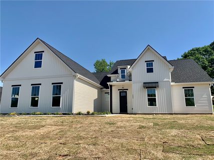1002 Carlisle Lane