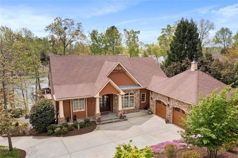 734 Navigators Pointe sold home in Beacon Shores, Seneca, SC