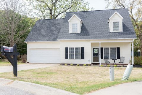 114 Elliott Circle