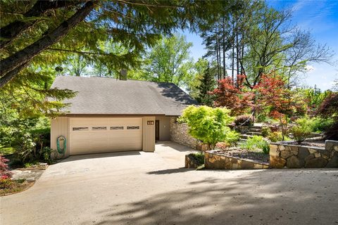 134 Hickory Cove Road sold home in Hickory Cove Es, Seneca, SC