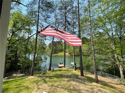 649 North Lake Drive sold home in Whitewater Lake, Salem, SC