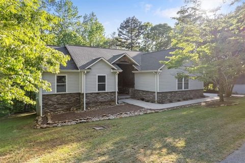 125 Beaver Lake Drive sold home in Beaver Lake, West Union, SC