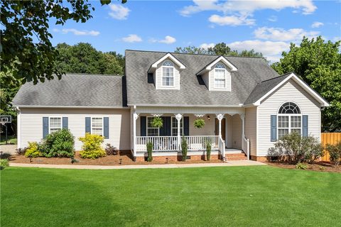 118 Saddlebrook Avenue sold home in Saddlebrook, Pickens, SC