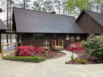 137 Shawnee Trail sold home in Circle East, Toccoa, GA
