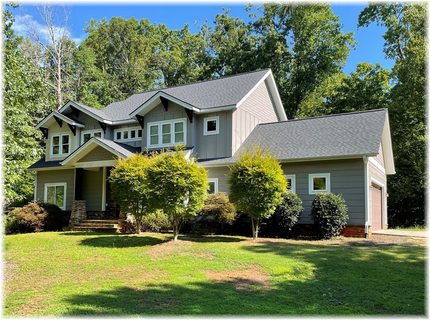 Previously sold for $594,772