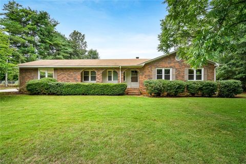 120 Hilldale Drive sold home in Lakeview, Anderson, SC