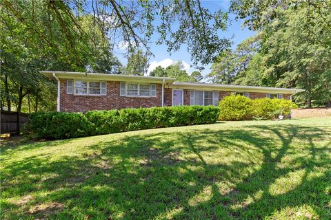 526 Woodland Circle sold home in Dogwood Heights, Pendleton, SC