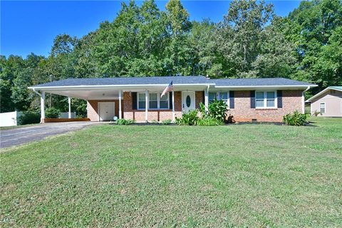 3031 Forest Drive sold home in Enchanted Hills, Seneca, SC