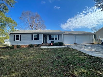 303 Kingsboro Road sold home in Beverly Hills, Anderson, SC