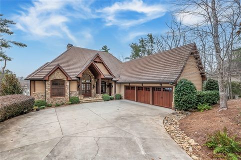 113 Burwood Court