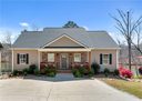 319 Coves End Point sold home in Seneca, SC
