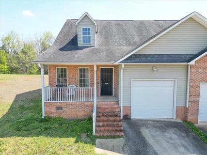 125 River Oaks Circle sold townhome in River Oaks, Piedmont, SC