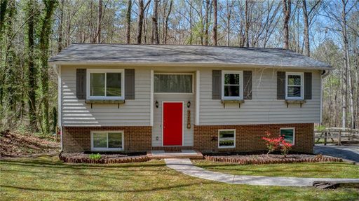 325 Woodland Circle sold home in Dogwood Heights, Pendleton, SC