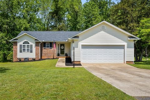 1206 Westgate Road sold home in Westgate, Anderson, SC