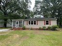 882 Greenville Street sold home in Pendleton, SC