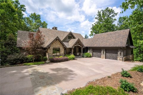 121 Burwood Court